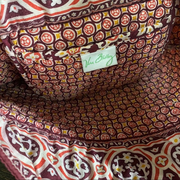 Vera Bradley Red and white pattern tote bag. - Picture 2 of 5